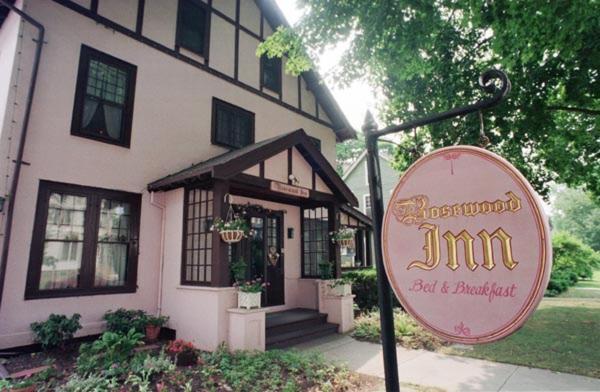 Rosewood Inn Corning Exterior photo